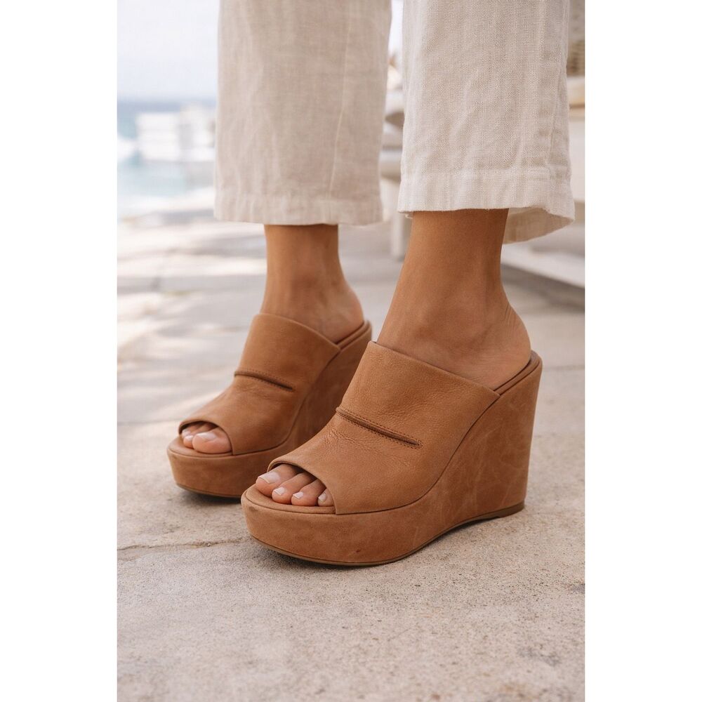 Stuart Weitzman Leather Platform Wedge Slide Sandals Tan Size 8